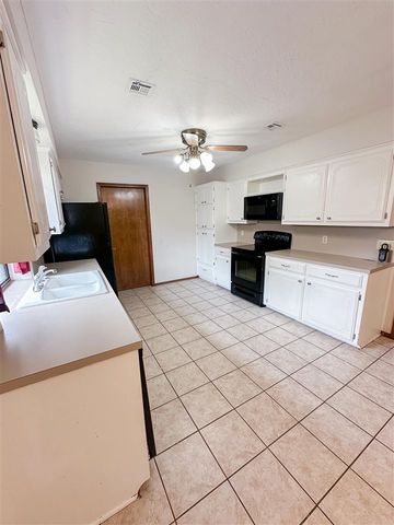 7208 NW Willow Creek, Lawton, OK 73505