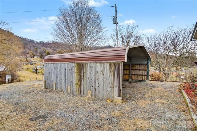 170 Styles Road, Burnsville, NC 28714