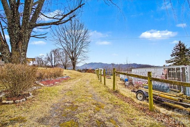 170 Styles Road, Burnsville, NC 28714