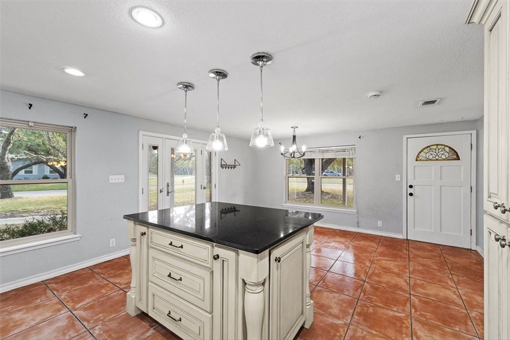 121 NORTH SIERRA WOODS Dr, Rockport, TX 78382 — photo 2