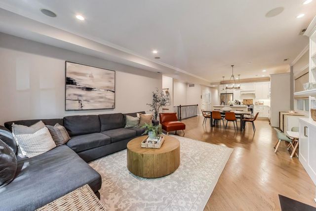 1533 N Cleveland Avenue 1S, Chicago, IL 60610