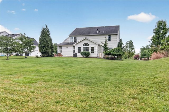 8909 Bella Danyelle Ct, South Fayette, PA 15017