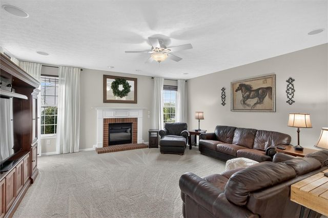 8909 Bella Danyelle Ct, South Fayette, PA 15017