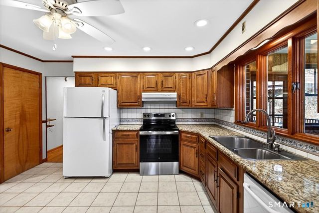 21 Rexview Circle, Trumbull, CT 06611