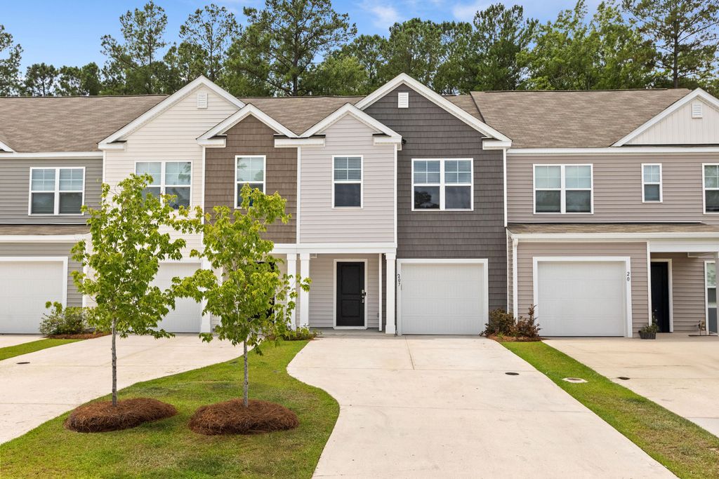 207 Cozy Brook Court, Summerville, SC 29486
