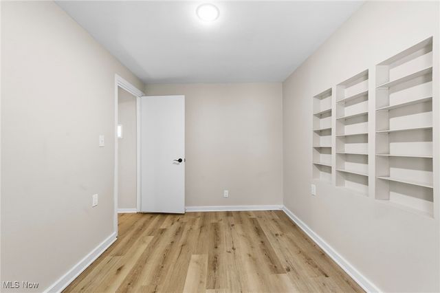 8 Shawondassee Drive, Timberlake, OH 44095