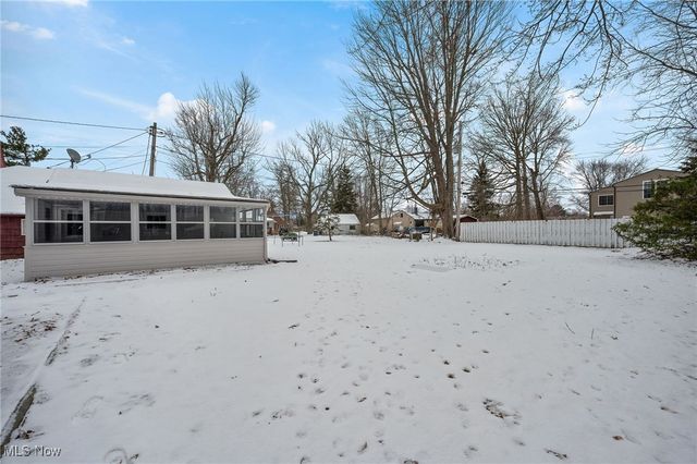 8 Shawondassee Drive, Timberlake, OH 44095