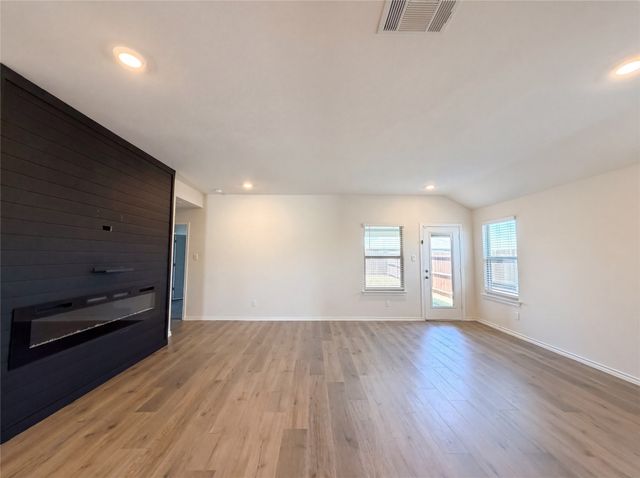 6424 Waterfall Lane, Princeton, TX 75407