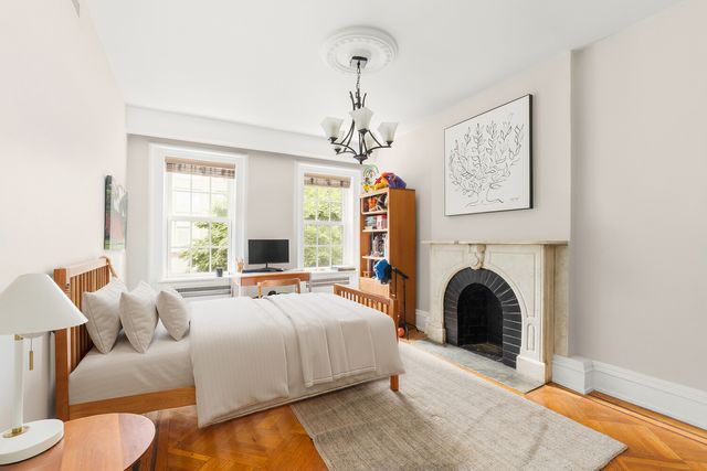 506 E 87TH Street, New York City, NY 10128
