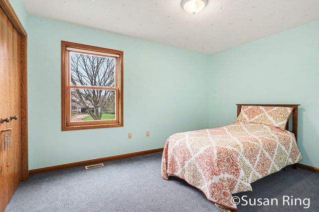 8591 Fowler Court Ne, Courtland Twp, MI 49341