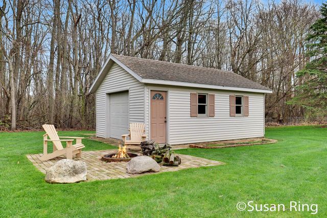 8591 Fowler Court Ne, Courtland Twp, MI 49341