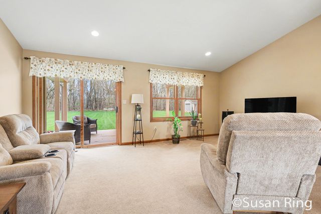 8591 Fowler Court Ne, Courtland Twp, MI 49341