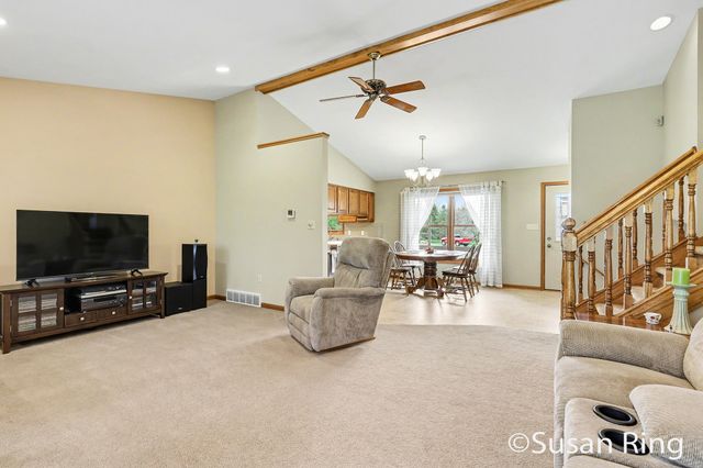 8591 Fowler Court Ne, Courtland Twp, MI 49341