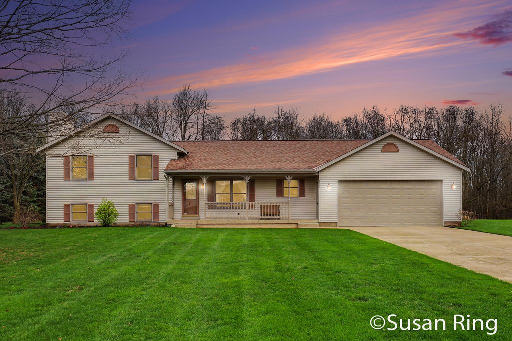 8591 Fowler Court Ne, Courtland Twp, MI 49341