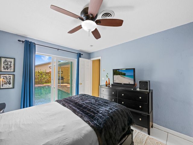 1320 SW 55th Avenue, Plantation, FL 33317