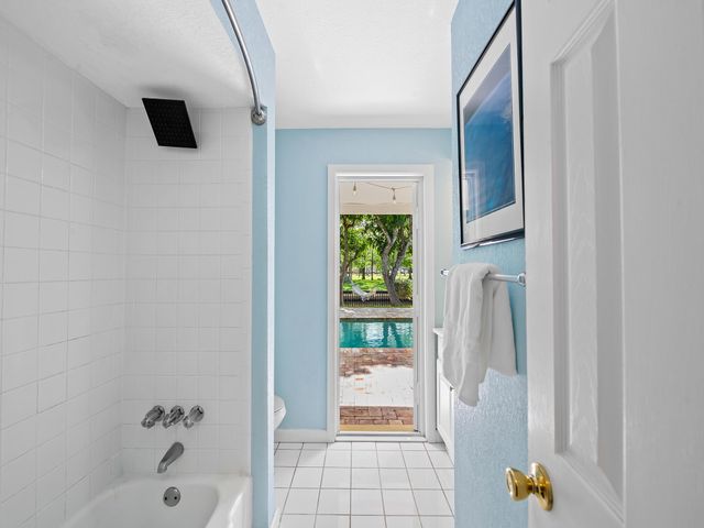 1320 SW 55th Avenue, Plantation, FL 33317