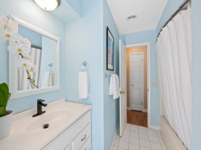 1320 SW 55th Avenue, Plantation, FL 33317