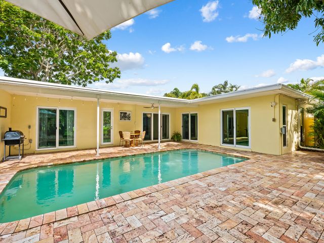1320 SW 55th Avenue, Plantation, FL 33317
