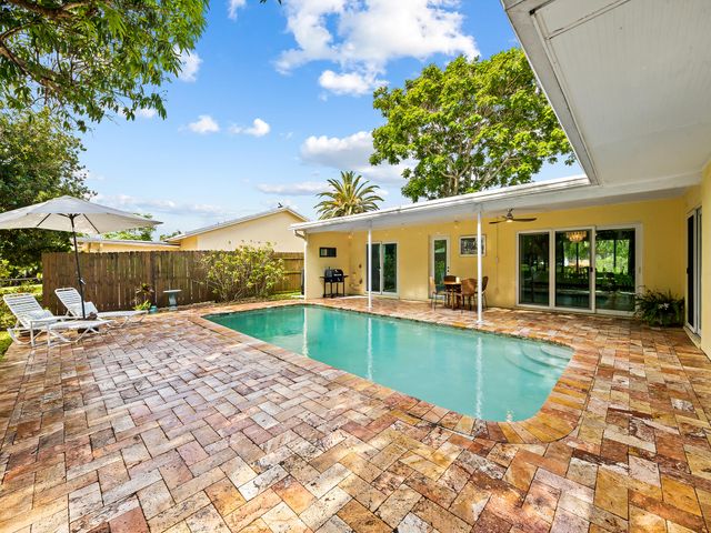 1320 SW 55th Avenue, Plantation, FL 33317