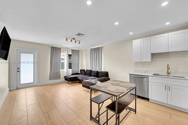 1520 NW 3rd Avenue, Fort Lauderdale, FL 33311
