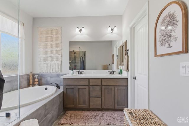 5206 Anaconda Avenue, Bakersfield, CA 93306