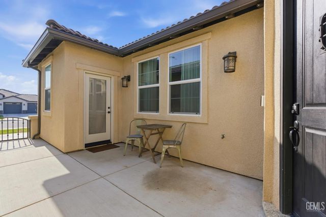 5206 Anaconda Avenue, Bakersfield, CA 93306