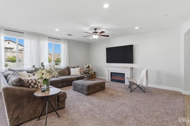 5206 Anaconda Avenue, Bakersfield, CA 93306