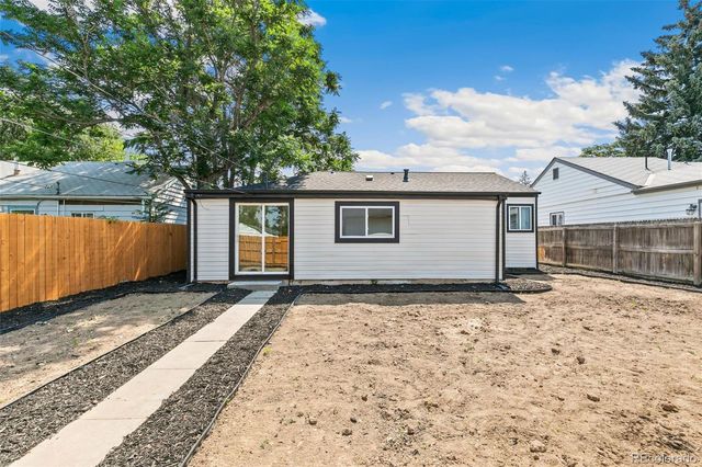 1657 Macon Street, Aurora, CO 80010