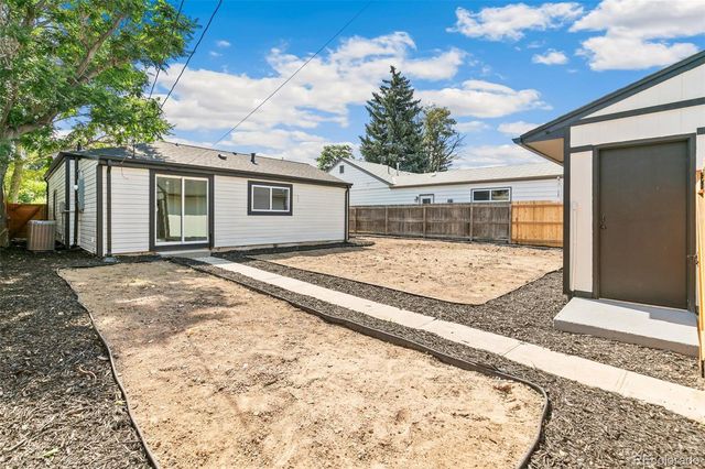 1657 Macon Street, Aurora, CO 80010