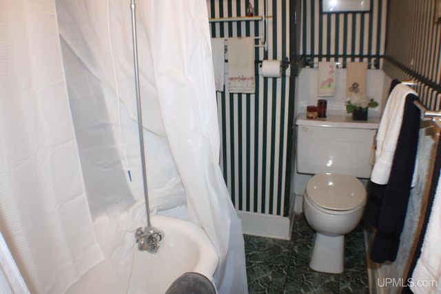 726 N Lincoln Drive, Hancock, MI 49930