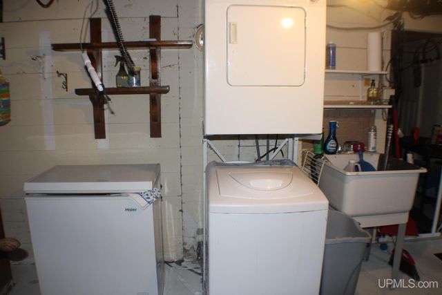 726 N Lincoln Drive, Hancock, MI 49930