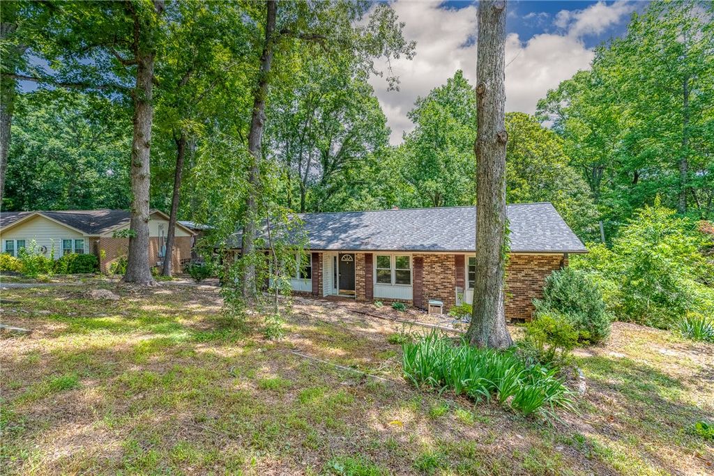 23 Weehawken Circle, Taylors, SC 29687