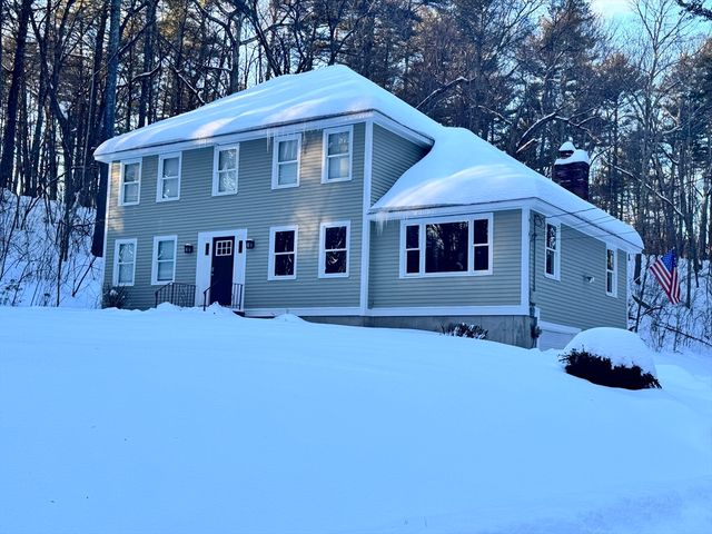 114 Groton St, Pepperell, MA 01463