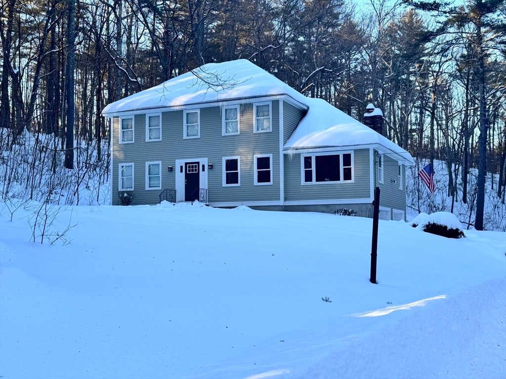 114 Groton St, Pepperell, MA 01463