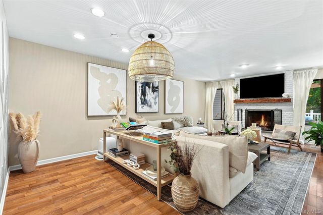 50 Pondview C, Rye, NY 10580