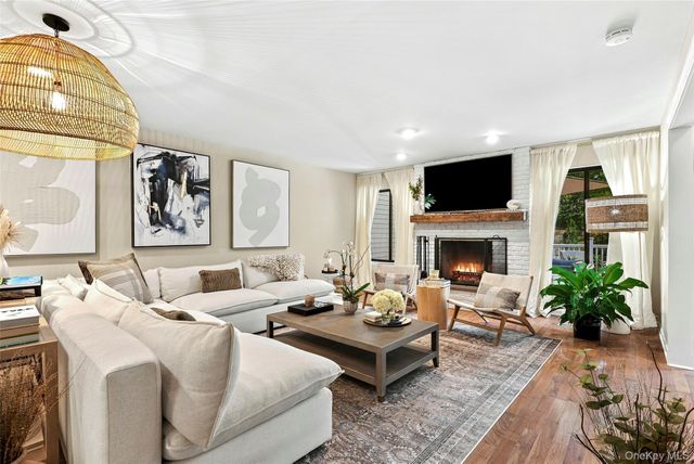 50 Pondview C, Rye, NY 10580