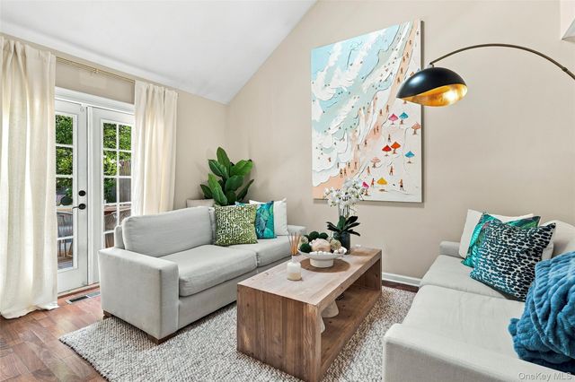 50 Pondview C, Rye, NY 10580