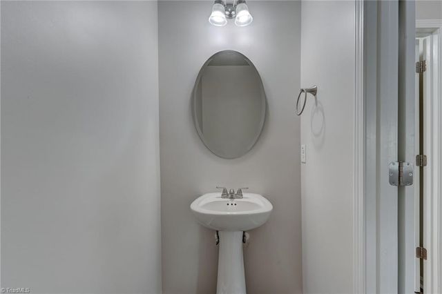 5955 Odenton Lane, Pfafftown, NC 27040