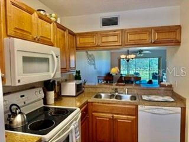 408 CERROMAR CIRCLE S 236, Venice, FL 34293