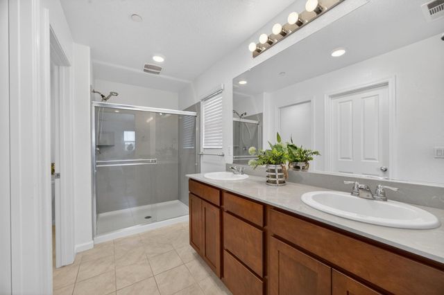8308 Kossum Way, Elk Grove, CA 95624