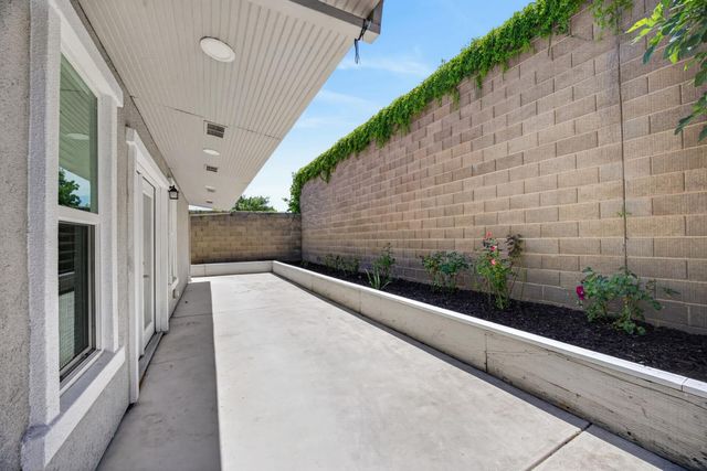 8308 Kossum Way, Elk Grove, CA 95624