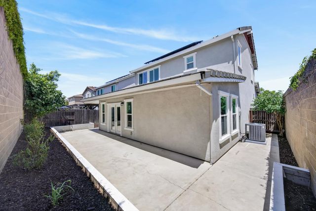 8308 Kossum Way, Elk Grove, CA 95624