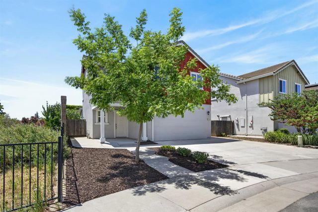 8308 Kossum Way, Elk Grove, CA 95624