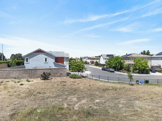 8308 Kossum Way, Elk Grove, CA 95624