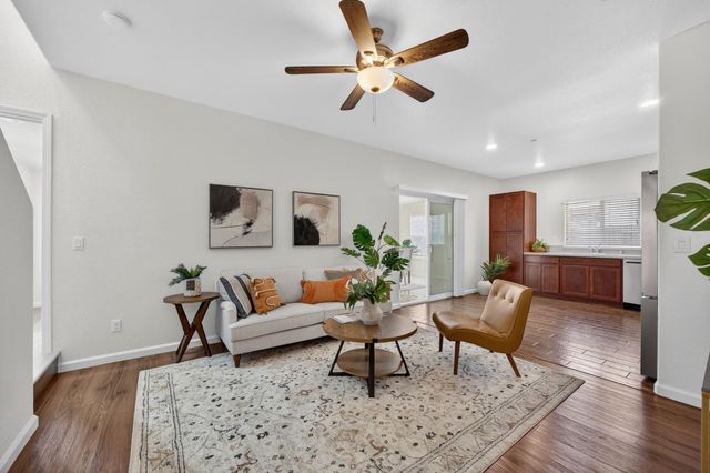 8308 Kossum Way, Elk Grove, CA 95624