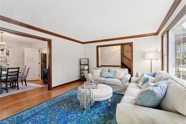 121 River Point DR, Yorktown, VA 23693