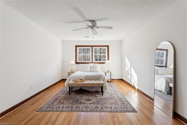 121 River Point DR, Yorktown, VA 23693