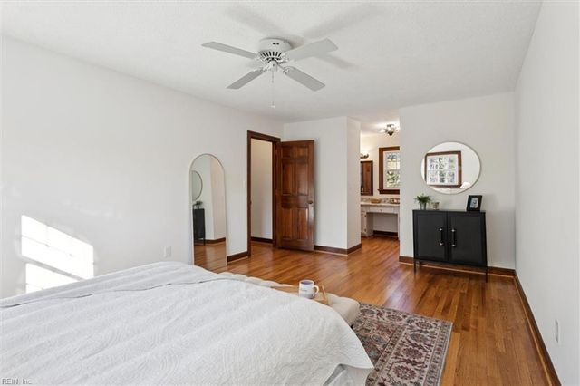 121 River Point DR, Yorktown, VA 23693