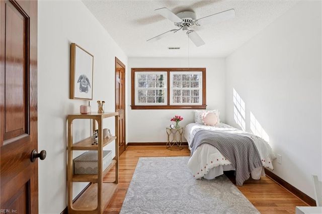 121 River Point DR, Yorktown, VA 23693