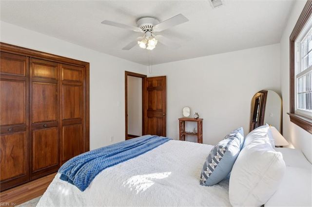 121 River Point DR, Yorktown, VA 23693